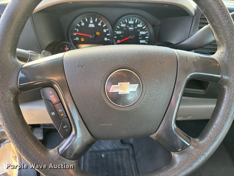 image for item DW7372 2008 Chevrolet Silverado pickup truck