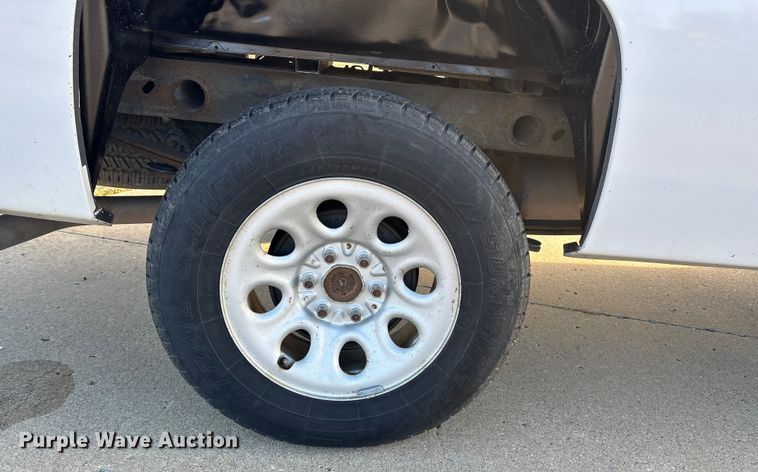 image for item DW7372 2008 Chevrolet Silverado pickup truck