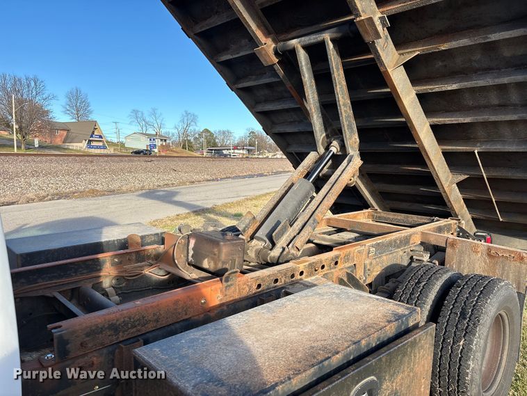 image for item DW7373 2017 RAM 3500 dump flatbed pickup truck