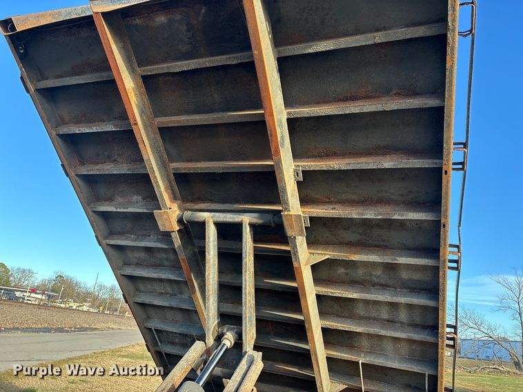 image for item DW7373 2017 RAM 3500 dump flatbed pickup truck