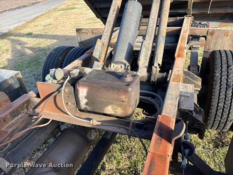 image for item DW7373 2017 RAM 3500 dump flatbed pickup truck