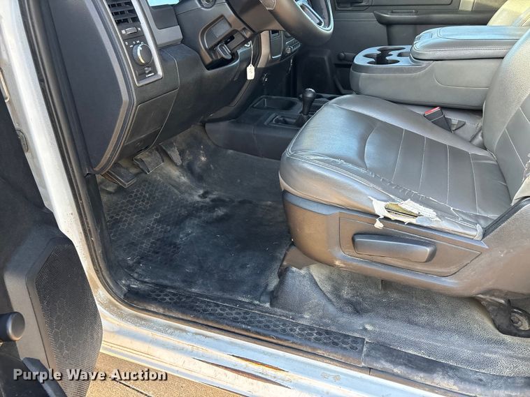 image for item DW7373 2017 RAM 3500 dump flatbed pickup truck