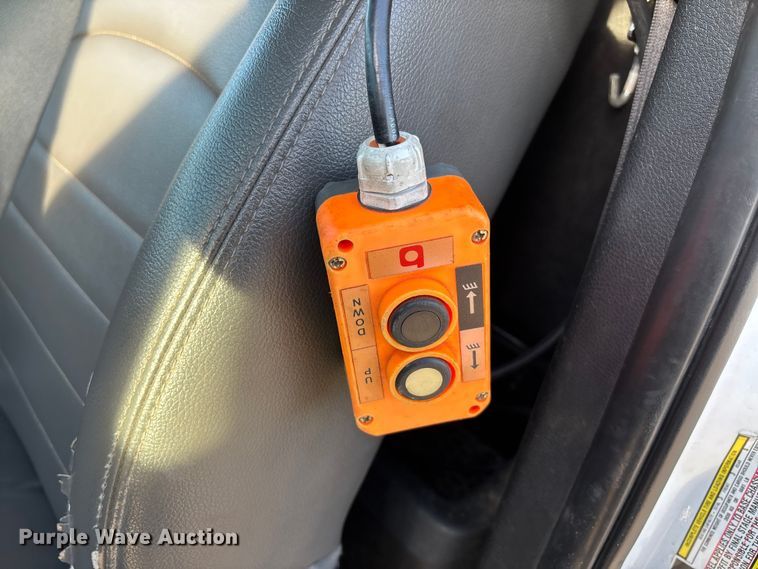 image for item DW7373 2017 RAM 3500 dump flatbed pickup truck