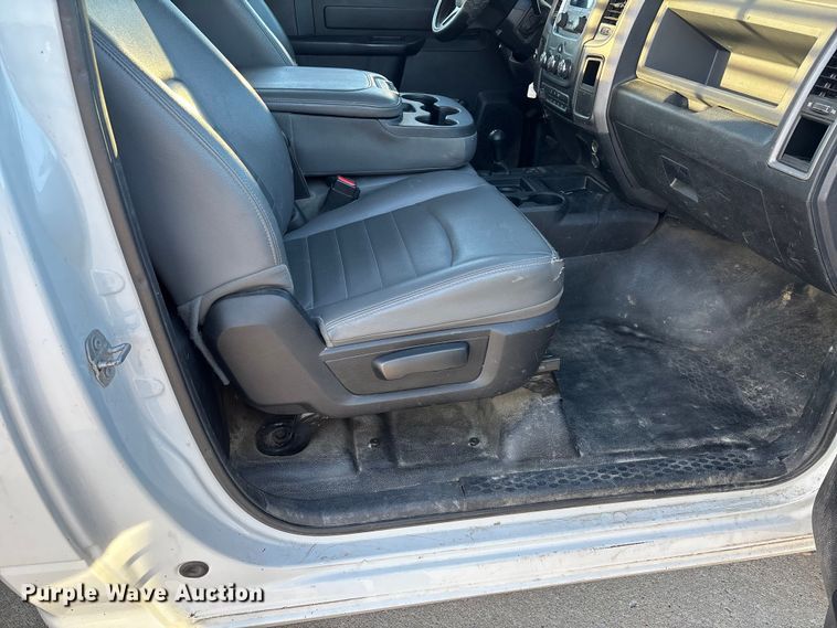 image for item DW7373 2017 RAM 3500 dump flatbed pickup truck