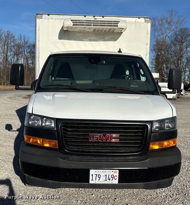 image for item DW7374 2019 GMC Savana box truck