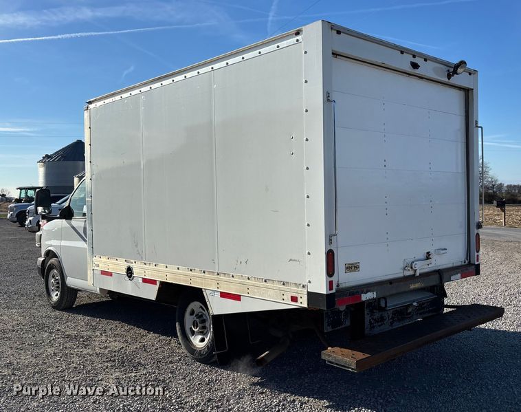 image for item DW7374 2019 GMC Savana box truck