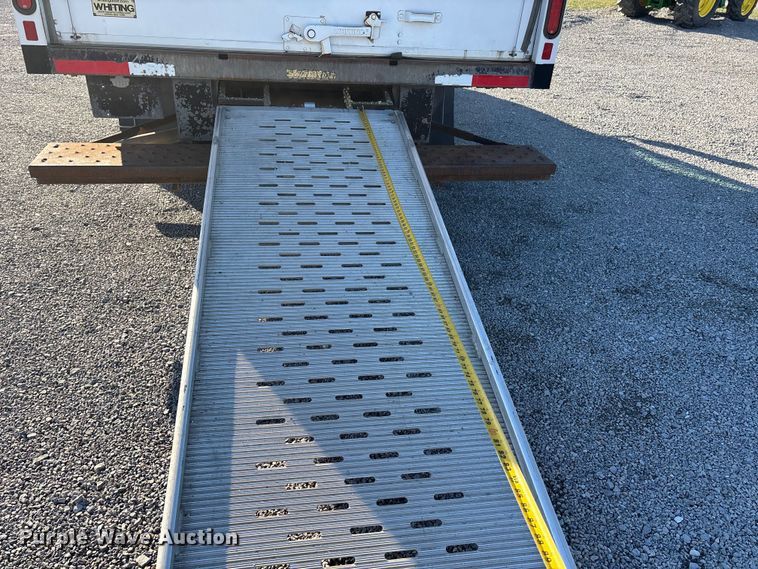 image for item DW7374 2019 GMC Savana box truck