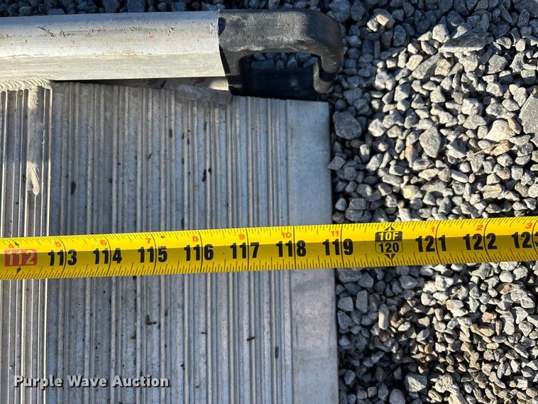 image for item DW7374 2019 GMC Savana box truck