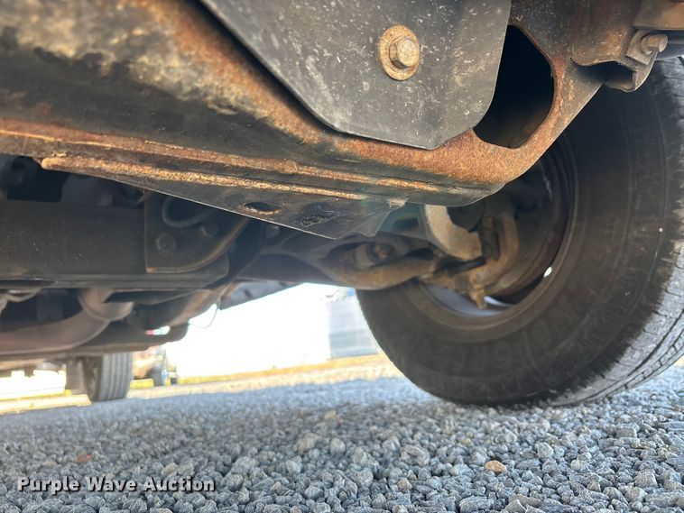 image for item DW7374 2019 GMC Savana box truck