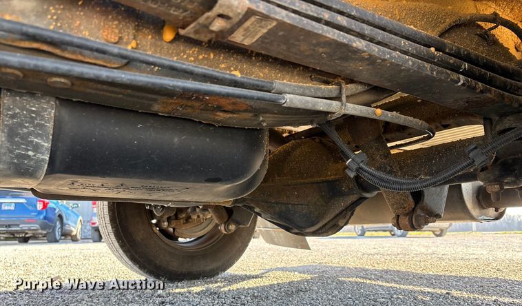 image for item DW7374 2019 GMC Savana box truck