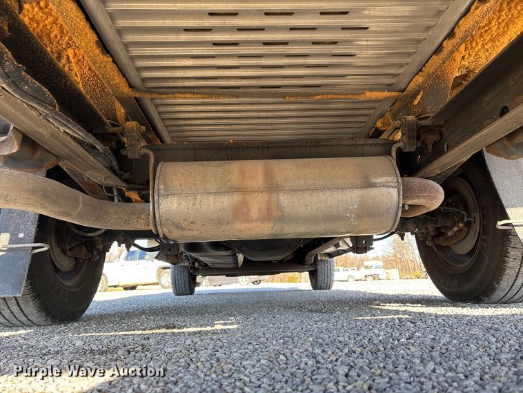 image for item DW7374 2019 GMC Savana box truck