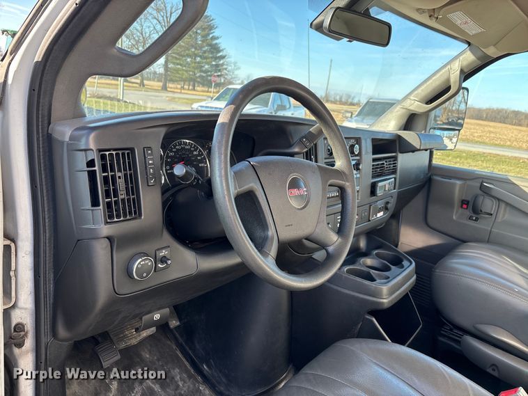 image for item DW7374 2019 GMC Savana box truck
