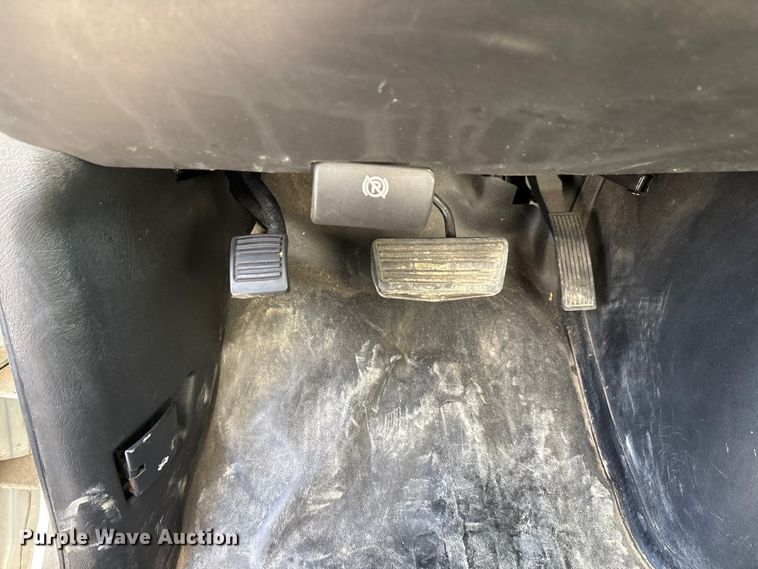 image for item DW7374 2019 GMC Savana box truck