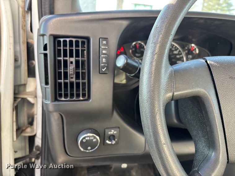 image for item DW7374 2019 GMC Savana box truck