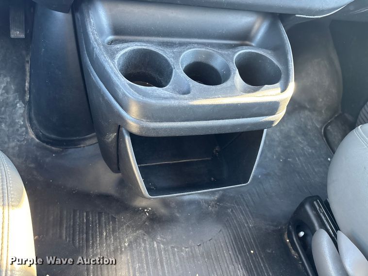 image for item DW7374 2019 GMC Savana box truck