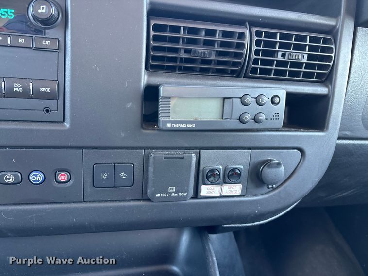 image for item DW7374 2019 GMC Savana box truck