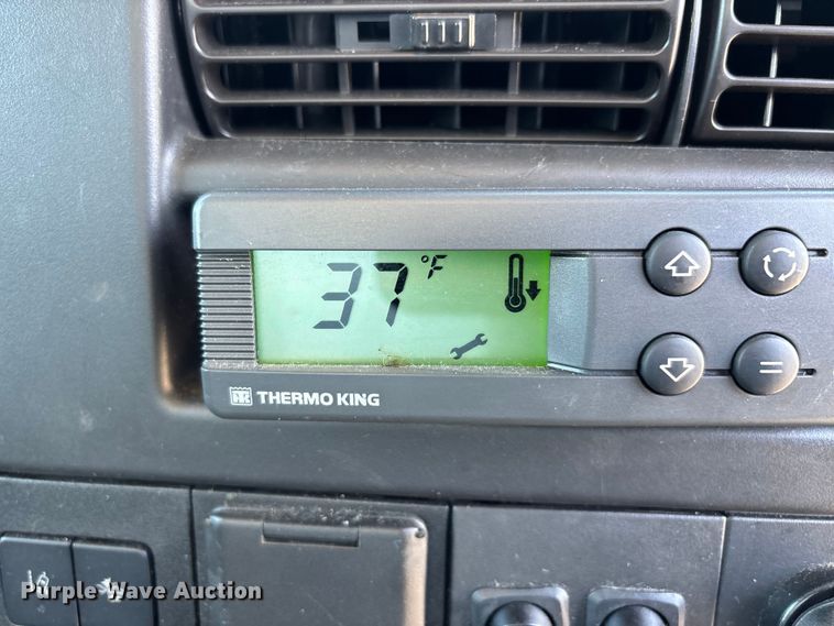 image for item DW7374 2019 GMC Savana box truck