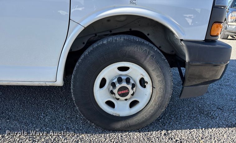 image for item DW7374 2019 GMC Savana box truck