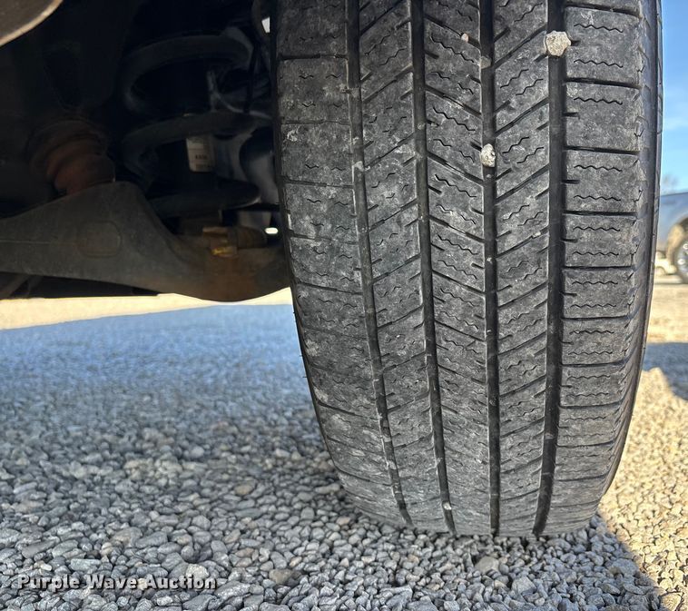 image for item DW7374 2019 GMC Savana box truck