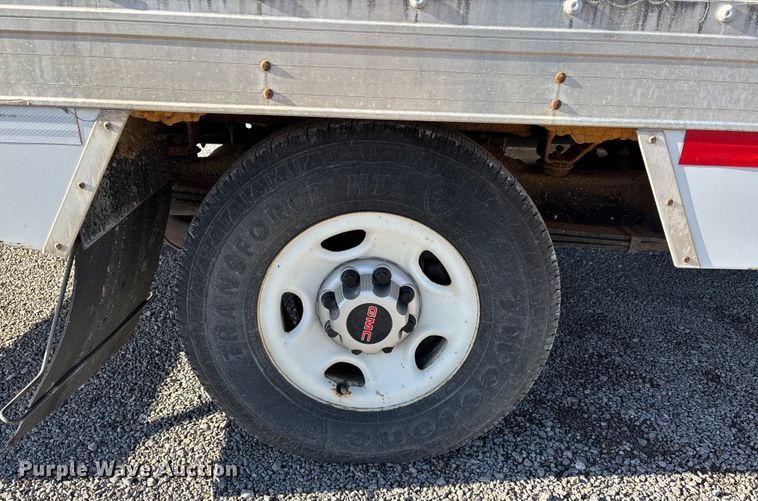 image for item DW7374 2019 GMC Savana box truck