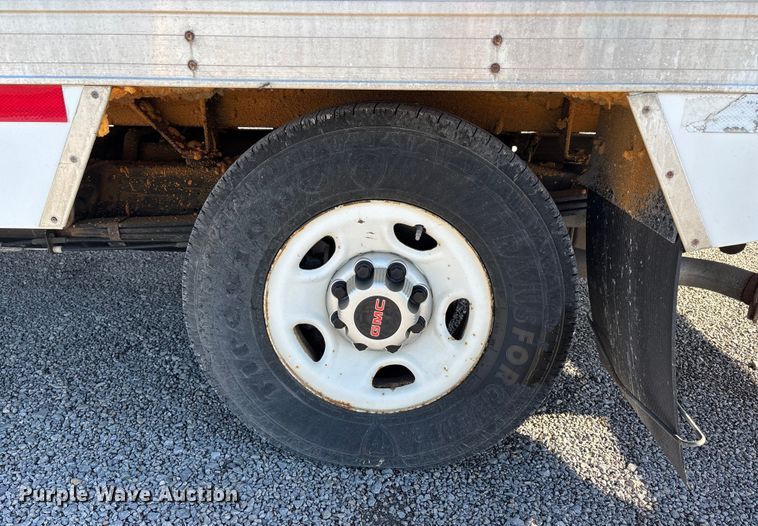 image for item DW7374 2019 GMC Savana box truck