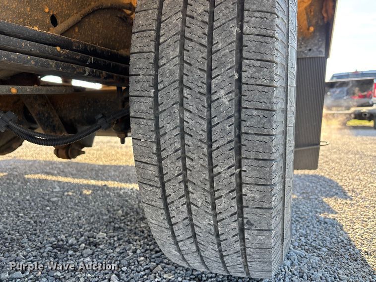 image for item DW7374 2019 GMC Savana box truck