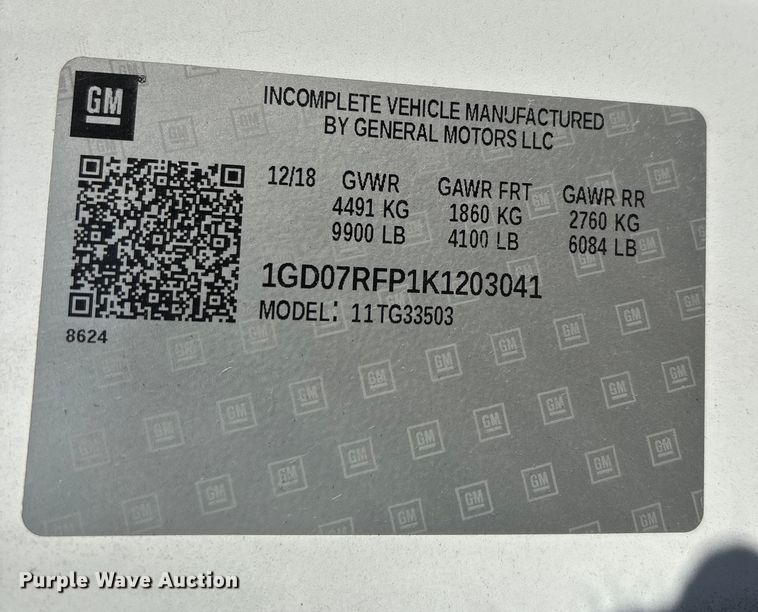 image for item DW7374 2019 GMC Savana box truck