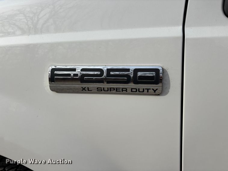 image for item DW7375 2007 Ford F250 Super Duty pickup truck