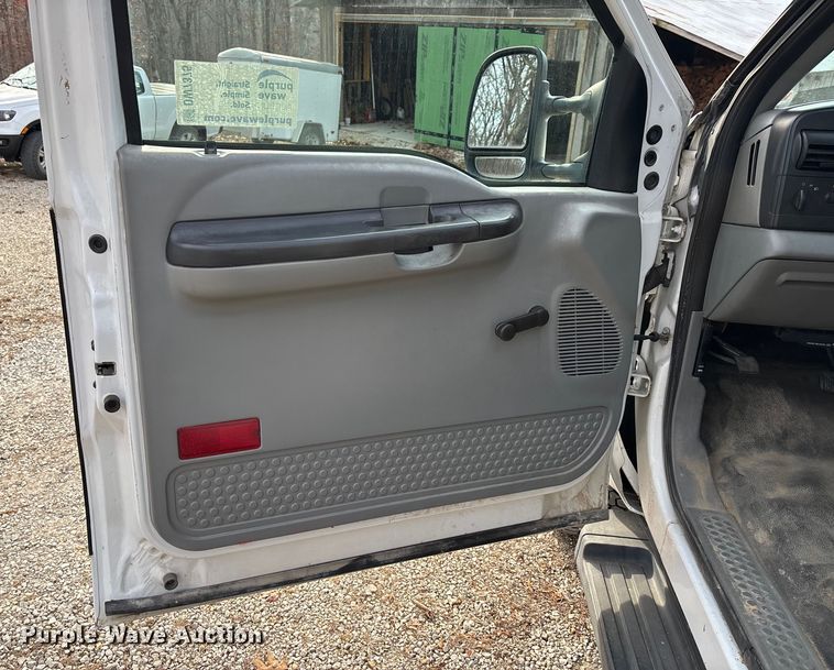 image for item DW7375 2007 Ford F250 Super Duty pickup truck