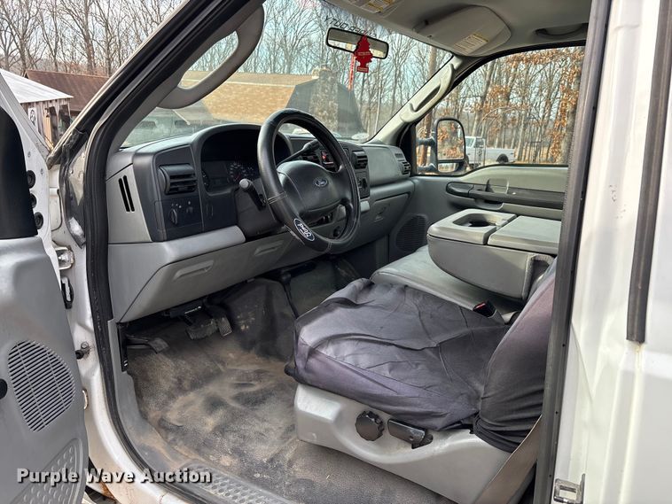 image for item DW7375 2007 Ford F250 Super Duty pickup truck