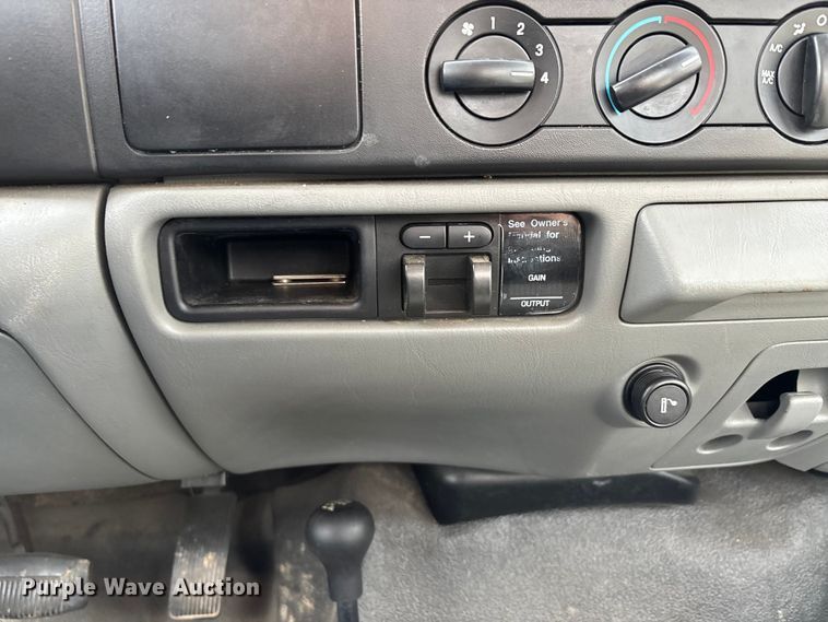 image for item DW7375 2007 Ford F250 Super Duty pickup truck