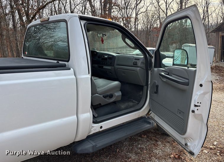 image for item DW7375 2007 Ford F250 Super Duty pickup truck