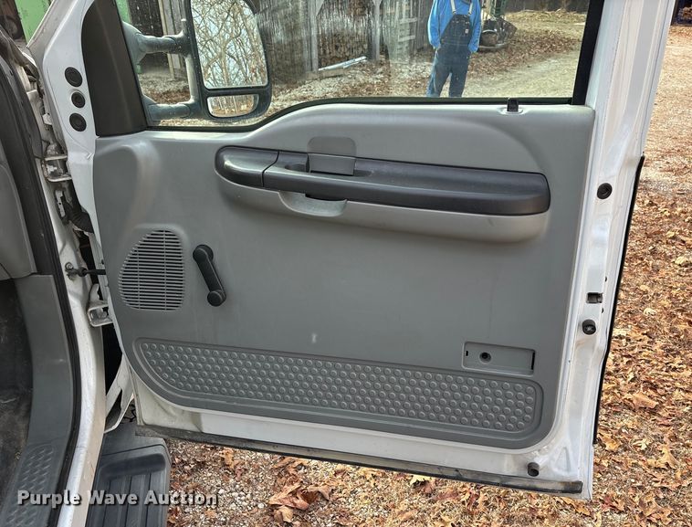 image for item DW7375 2007 Ford F250 Super Duty pickup truck