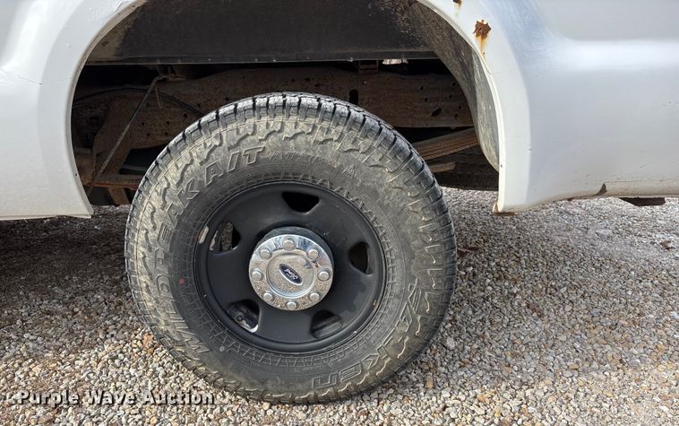 image for item DW7375 2007 Ford F250 Super Duty pickup truck