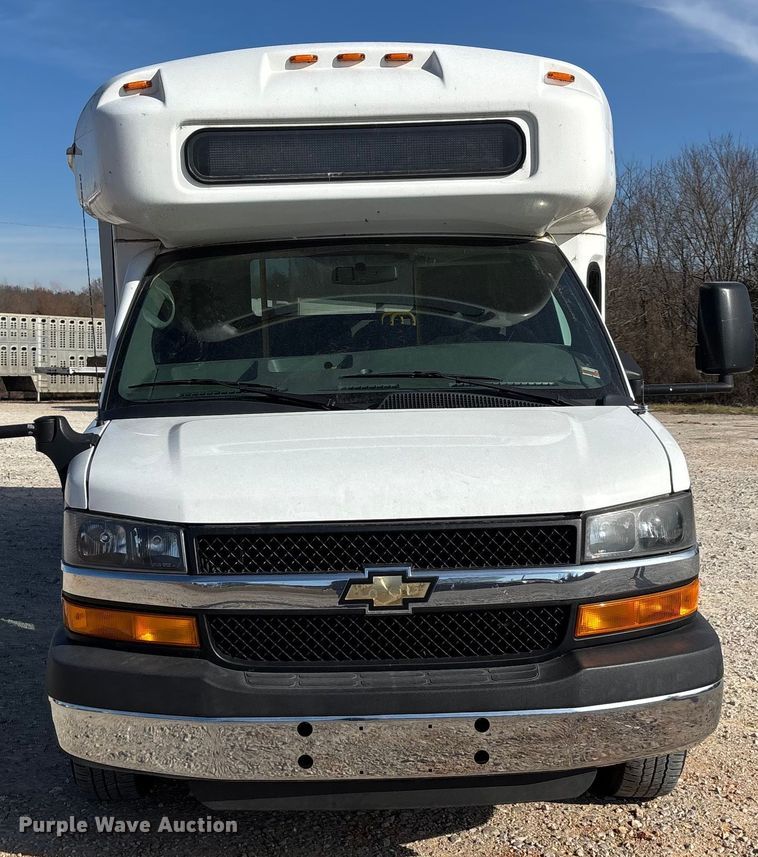 image for item DW7376 2014 Chevrolet Express shuttle bus