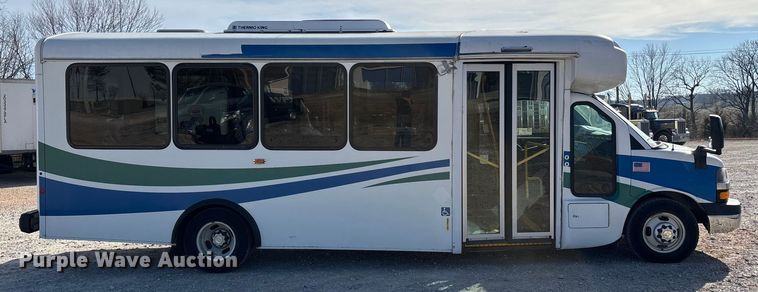 image for item DW7376 2014 Chevrolet Express shuttle bus