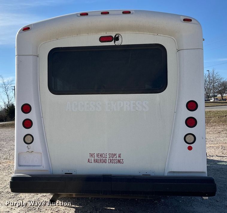 image for item DW7376 2014 Chevrolet Express shuttle bus