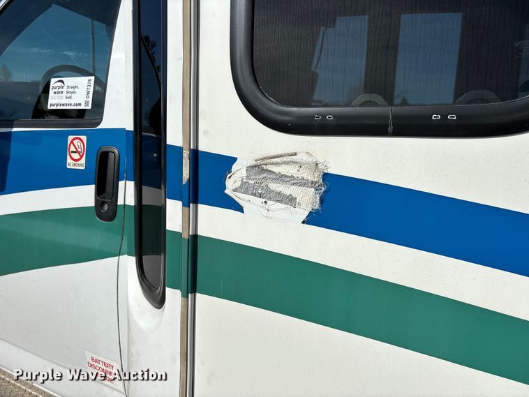 image for item DW7376 2014 Chevrolet Express shuttle bus