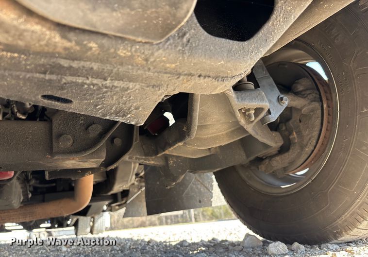 image for item DW7376 2014 Chevrolet Express shuttle bus