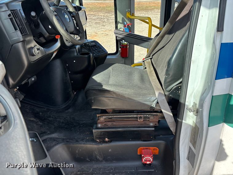 image for item DW7376 2014 Chevrolet Express shuttle bus