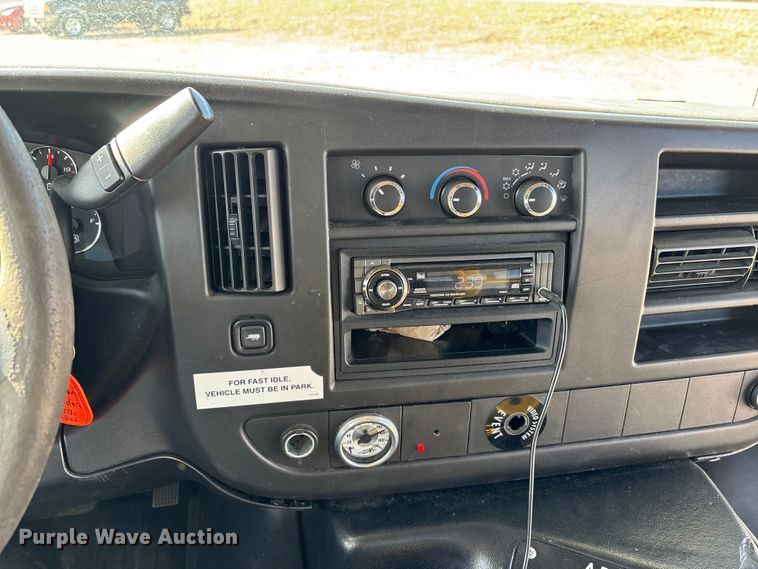 image for item DW7376 2014 Chevrolet Express shuttle bus