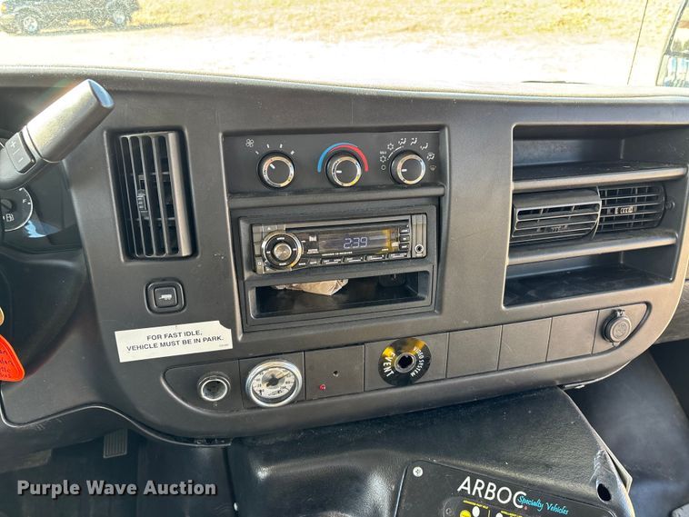 image for item DW7376 2014 Chevrolet Express shuttle bus