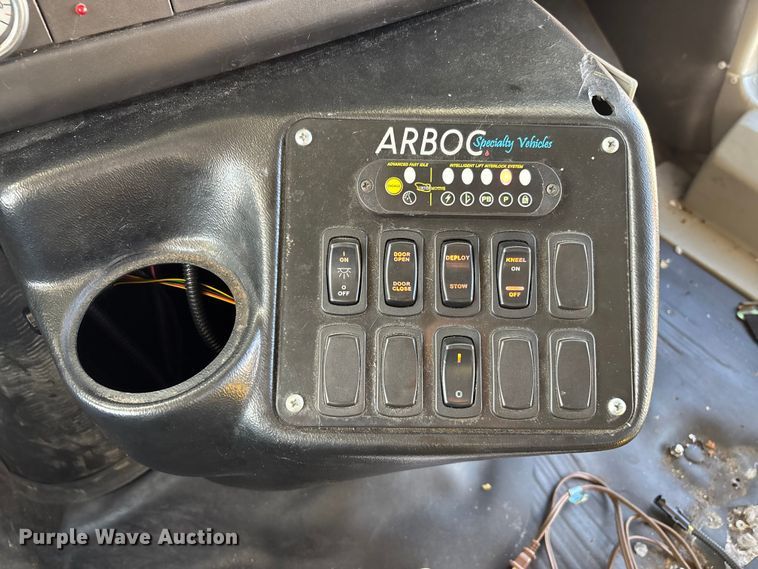 image for item DW7376 2014 Chevrolet Express shuttle bus