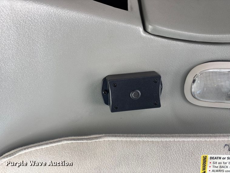 image for item DW7376 2014 Chevrolet Express shuttle bus