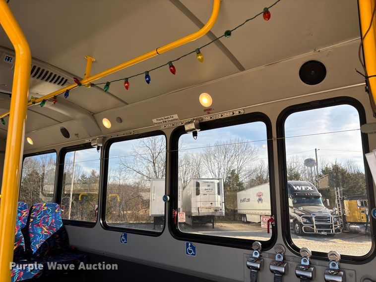 image for item DW7376 2014 Chevrolet Express shuttle bus