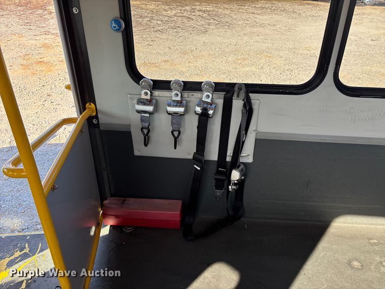 image for item DW7376 2014 Chevrolet Express shuttle bus