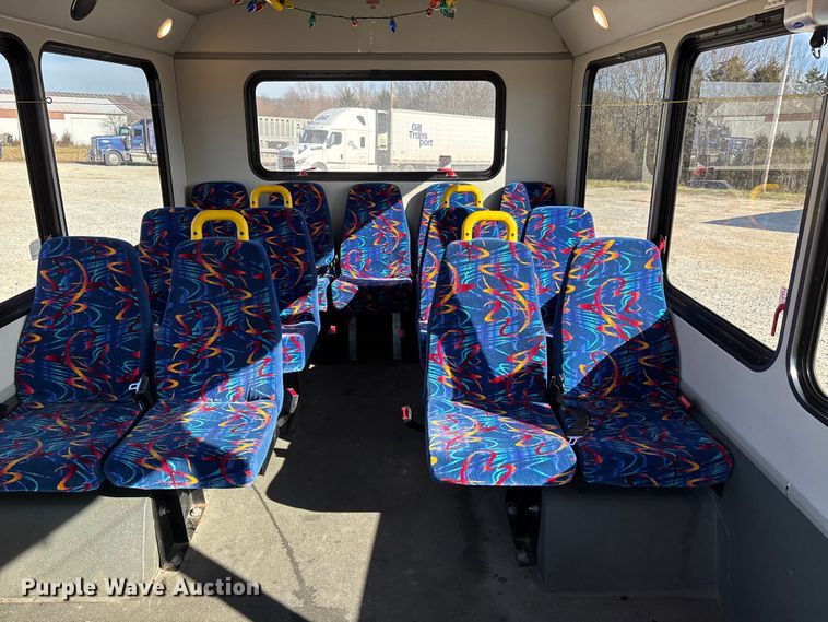 image for item DW7376 2014 Chevrolet Express shuttle bus