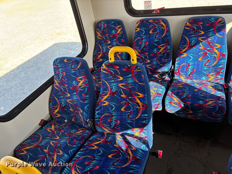 image for item DW7376 2014 Chevrolet Express shuttle bus