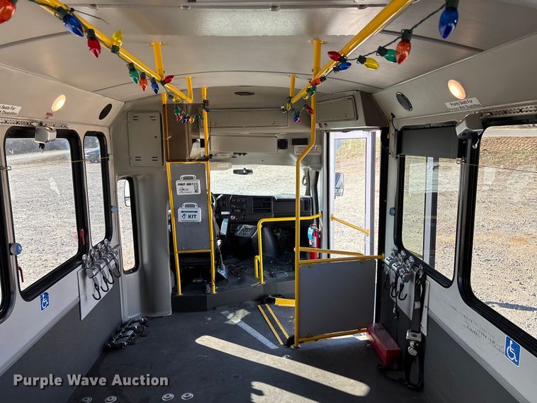 image for item DW7376 2014 Chevrolet Express shuttle bus