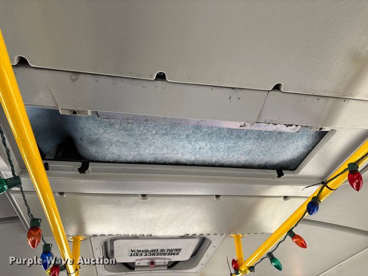 image for item DW7376 2014 Chevrolet Express shuttle bus